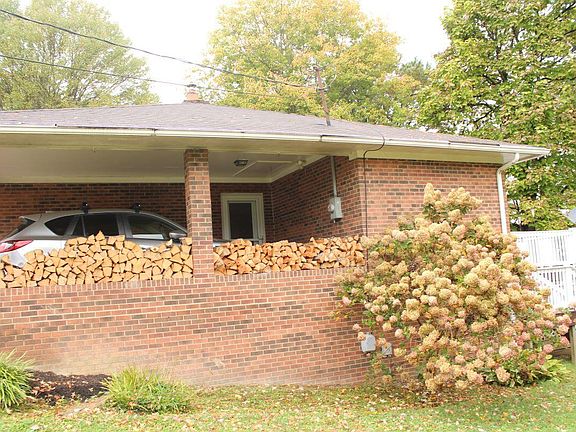 2nd image of 654 Holly Dr