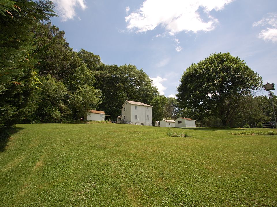 2nd image of 1760 Ballenger Creek