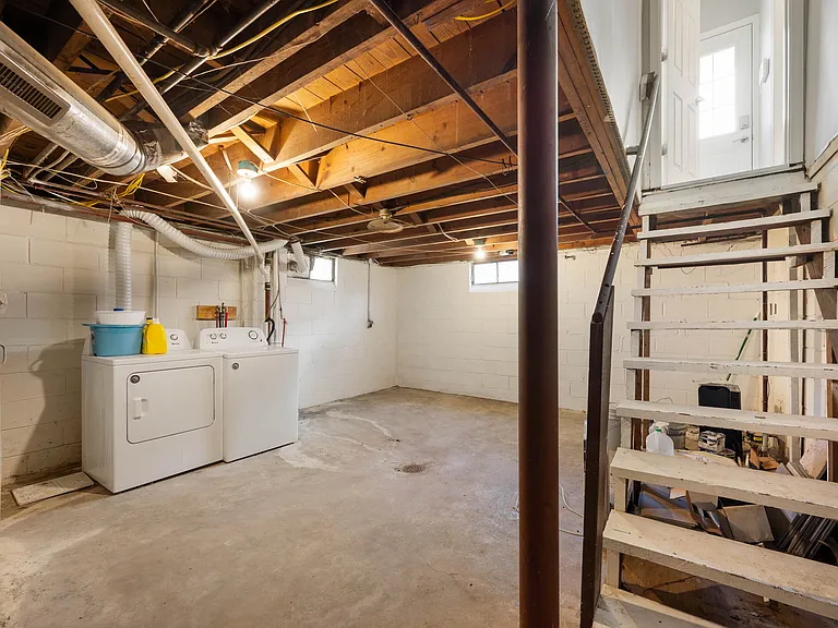 5243 E Market St — Photo 21