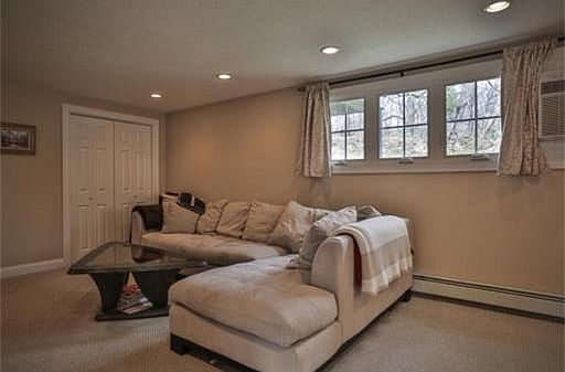5th image of 8 Zabriskie Dr APT E