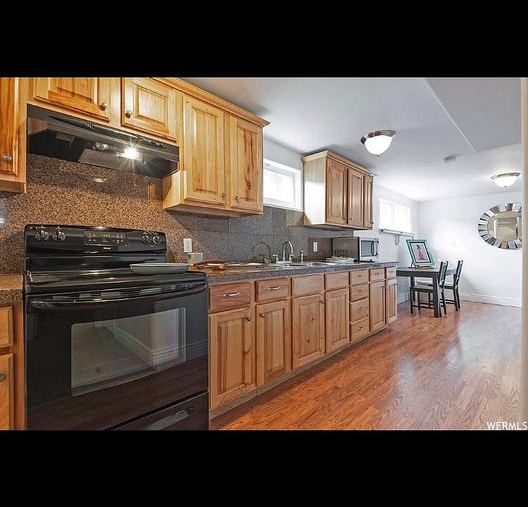 1st image of 1698 E Atkin Ave