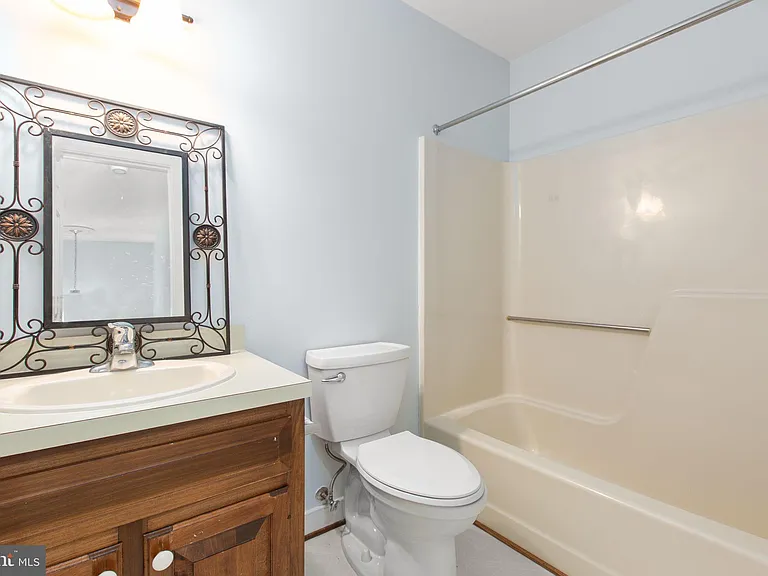 1011 Charles St #C — Photo 42