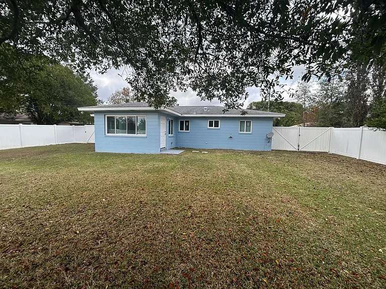21570 SW Raintree St — Photo 4