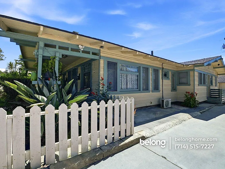 516 S Van Ness Ave — Photo 1