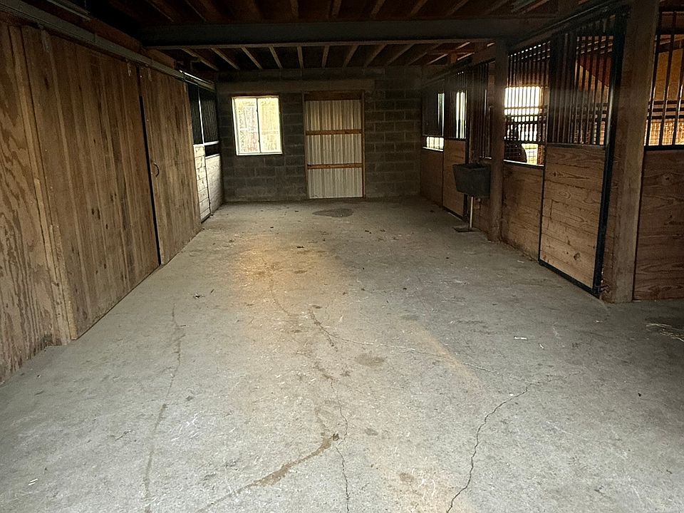 2nd image of 2820 Stumptown Rd