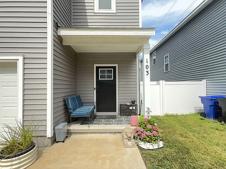 103 S Thalia Rd — Photo 2