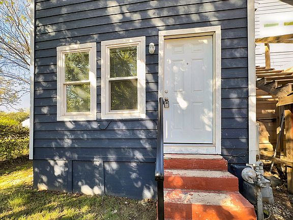 4th image of 326 W Sears St #102