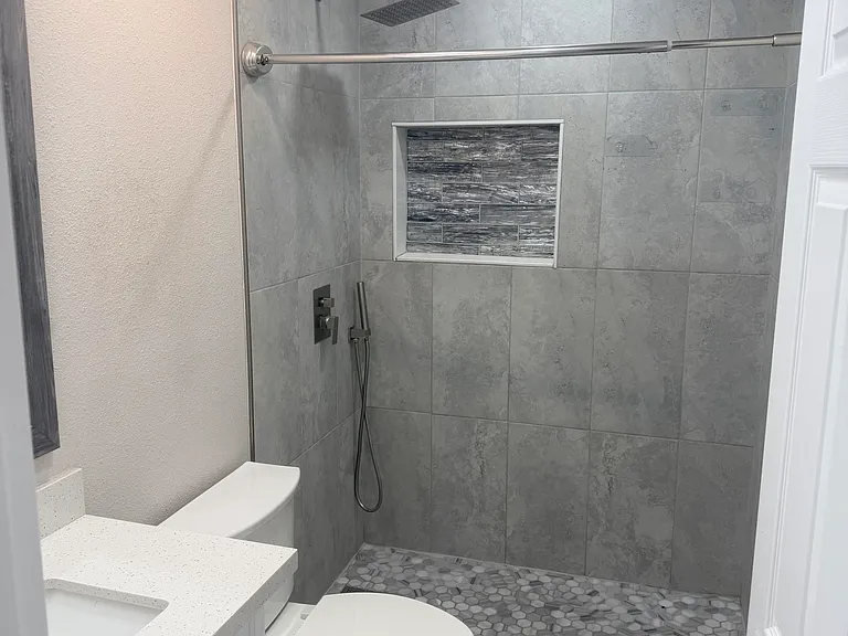 9017 N 52nd Ave — Photo 3