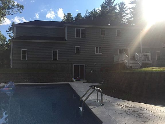 2nd image of 8 Rolling Pines Dr