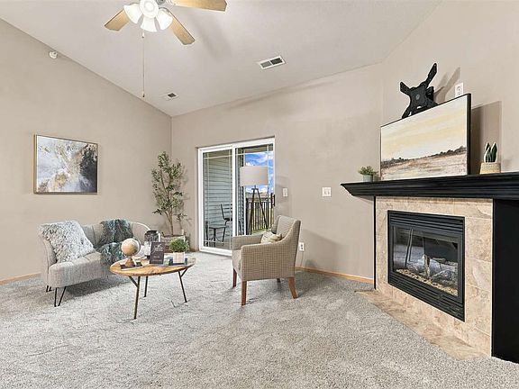 3rd image of 1092 Walnut Ave #310