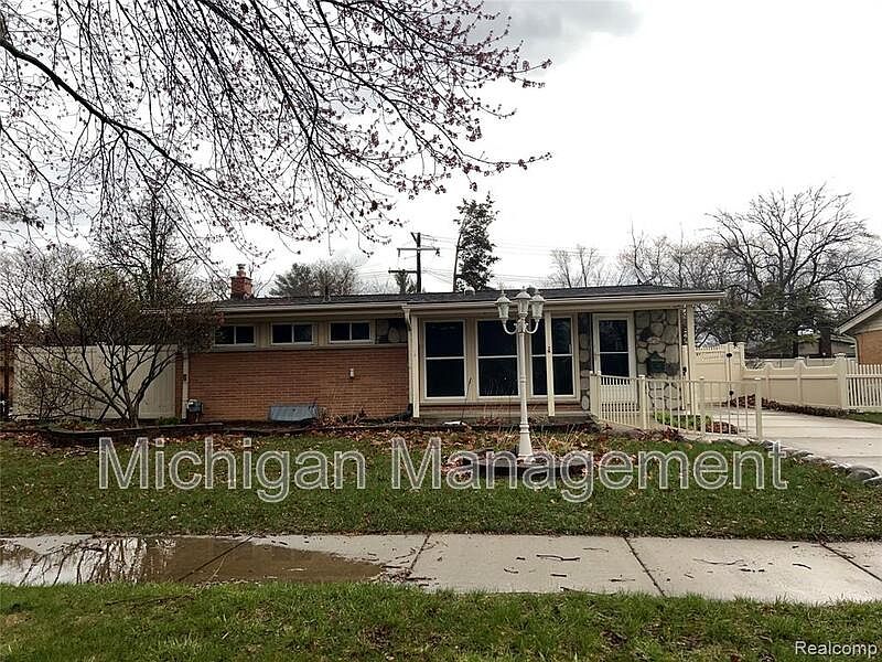1st image of 32028 Maine St