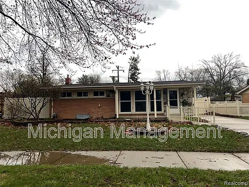 32028 Maine St Photo 1