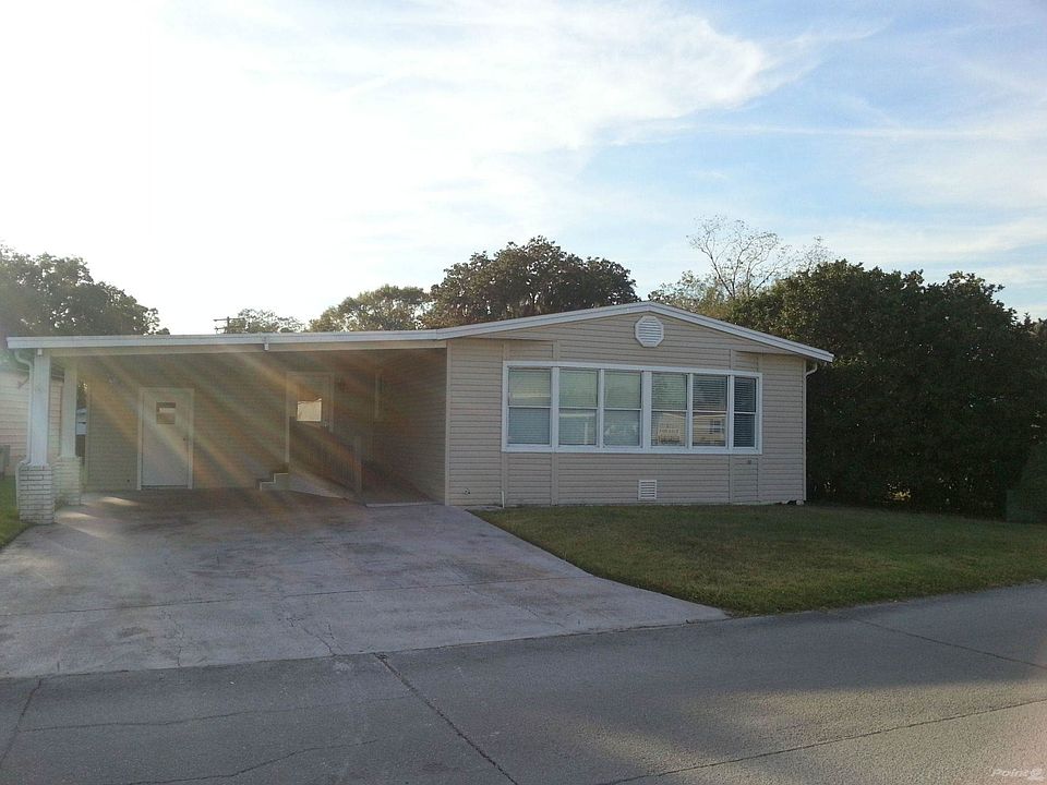 4 Country Meadows Blvd.