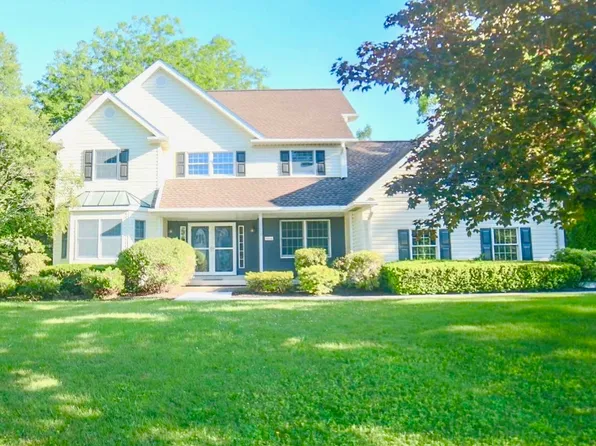 6616 Richardson Rd, Fairview, PA 16415
