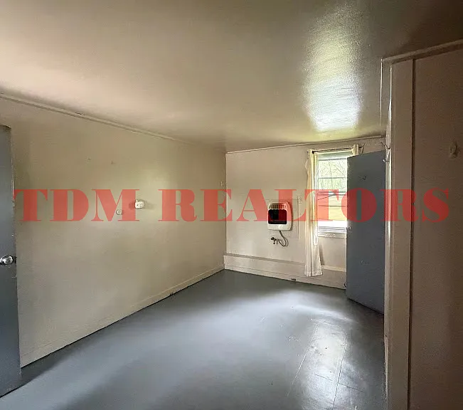 10100 S Saginaw St #9 — Photo 3