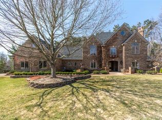 2626 Pineview Trl, Brighton, MI