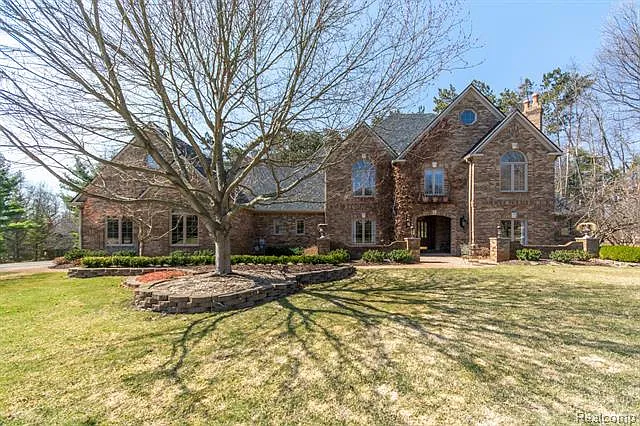 2626 Pineview Trl photo 1