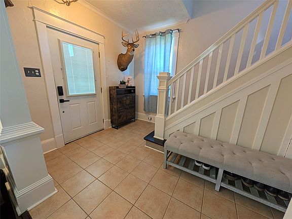 3rd image of 912 W 23rd St