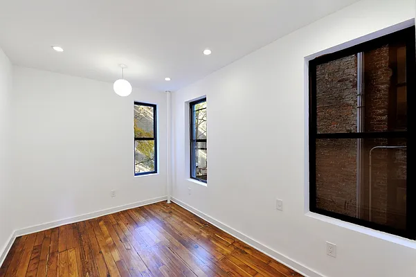 Rented by Aether Property Group | media 18