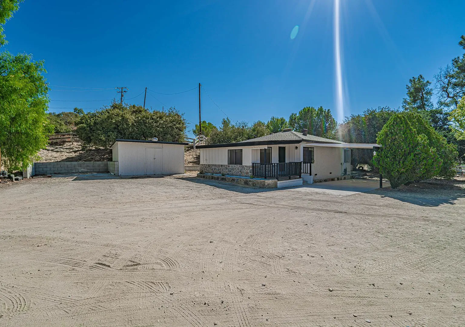 2 Bedroom Single Story in Santa Clarita. — Photo 2