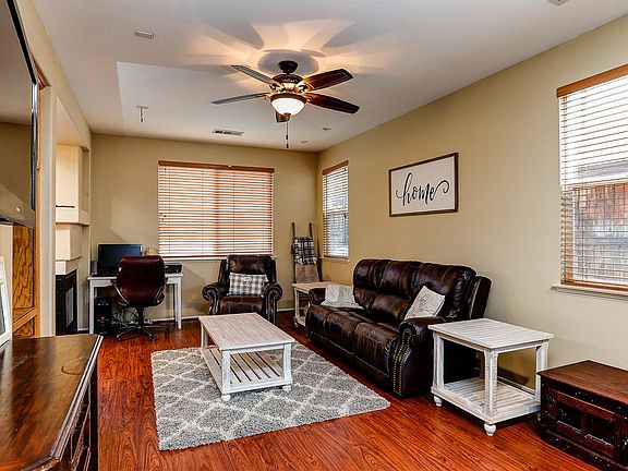 4th image of 27718 Elkwood Ln