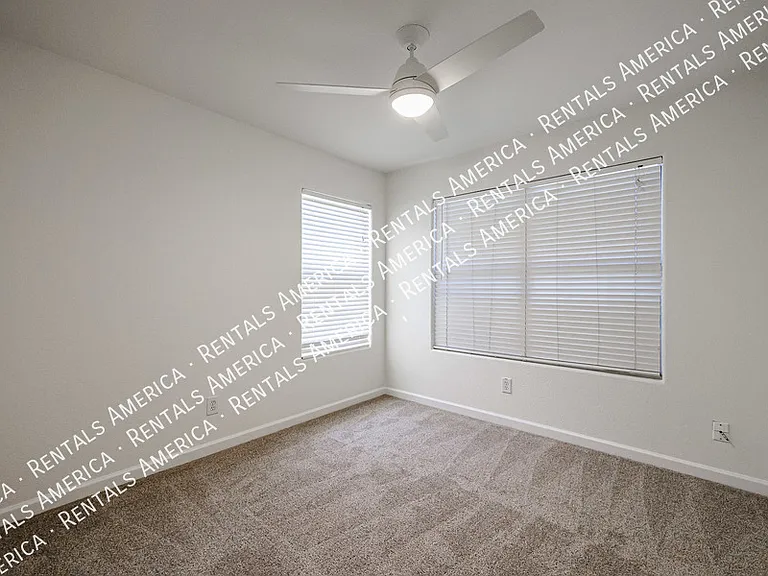 2276 S Bahama Dr — Photo 25