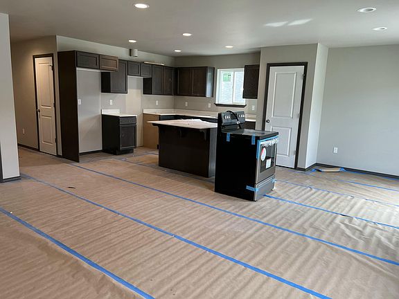 3rd image of 1084 Newberry Ln