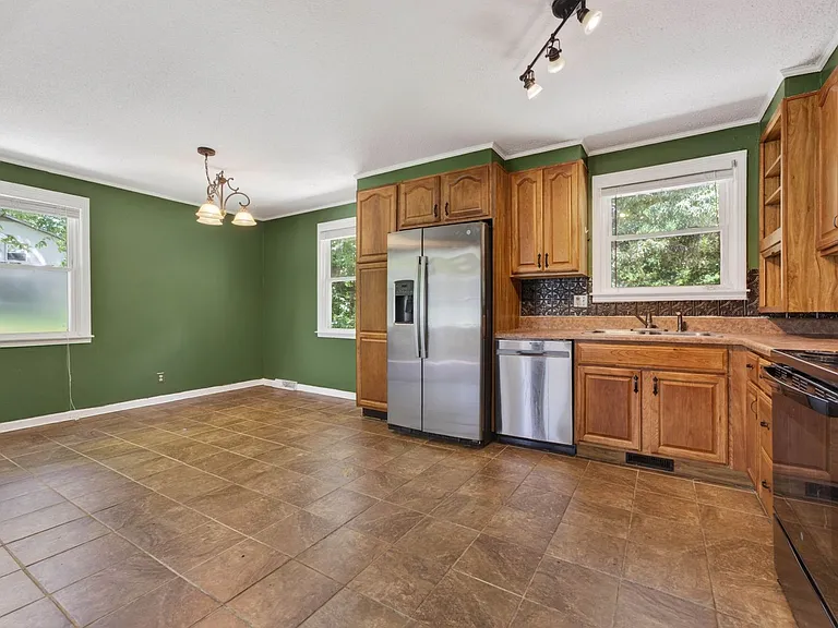 807 Pollard Rd — Photo 13