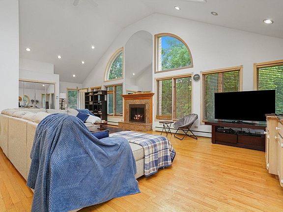 4th image of 13113 Longwood Ct
