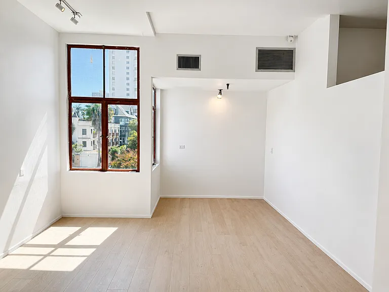 434 W Cedar St #4 — Photo 16