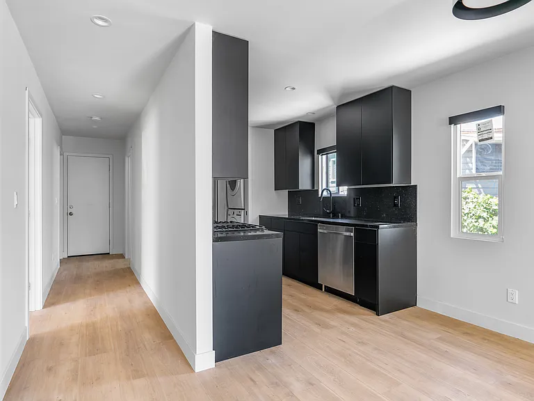 266 S Park View St #266 — Photo 9
