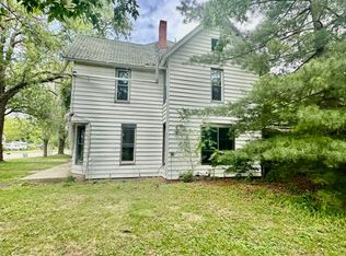 305 S Main St, Tampico, IL 61283