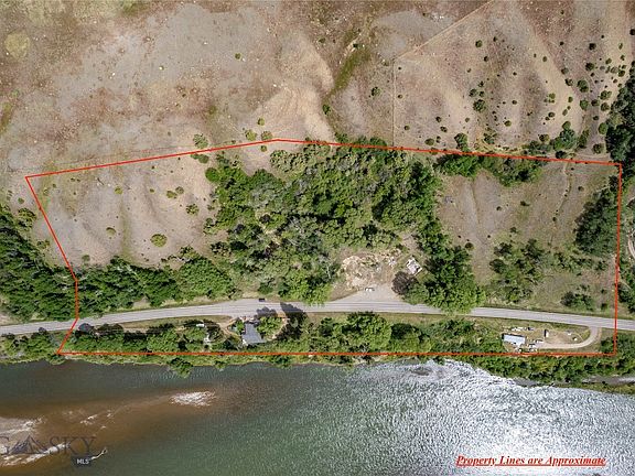 5th image of 1005 E River Rd