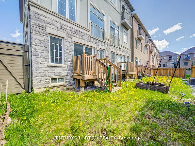 7 Latchford Ln — Photo 40
