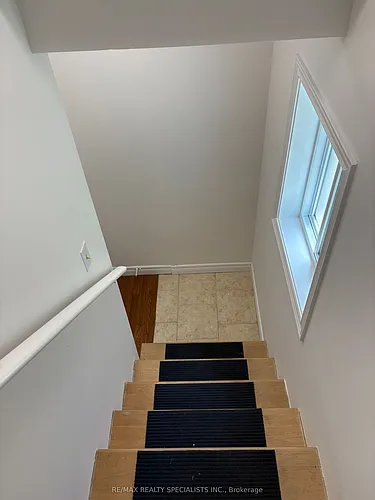 48 Londonderry Dr #BASEMENT Photo 1