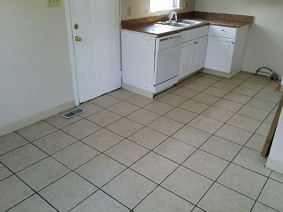 4th image of 2337 King Ave