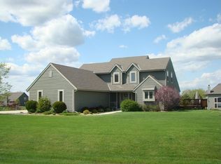 N15W29814 Brookstone Cir, Pewaukee, WI 53072