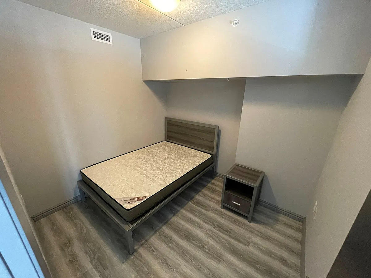 Building Photo - 275 Larch St #G206