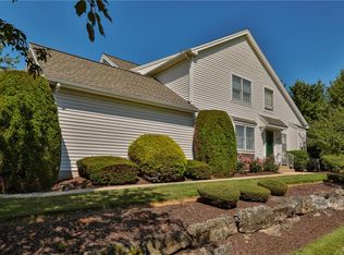 2893 Hope Ridge Dr, Easton, PA 18045