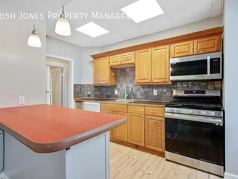 2522 Delaware Ave #LOWER - UTILITIES IN — Photo 6