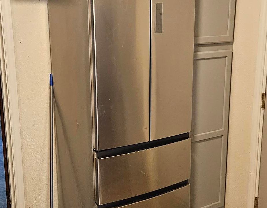 Refridgerator