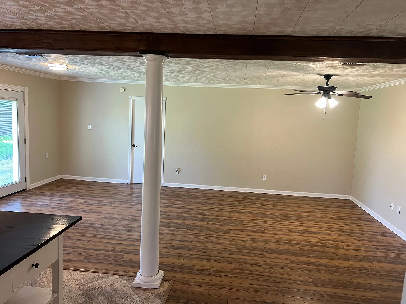 3 bed, 2.0 bath, 1975 sqft, $1,925 — Photo 3