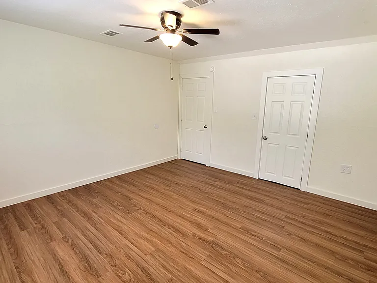 2100 Hill Top Ct #1 — Photo 40