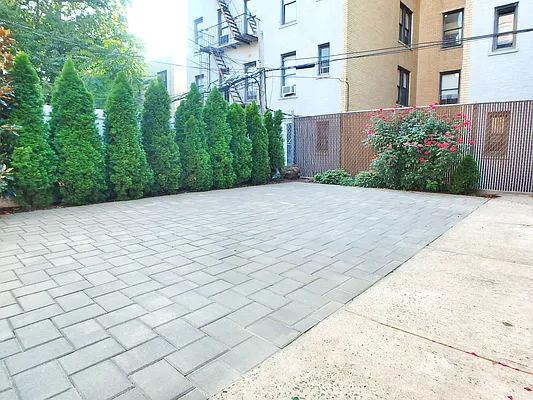 Rented by MAC Realty NY | media 14