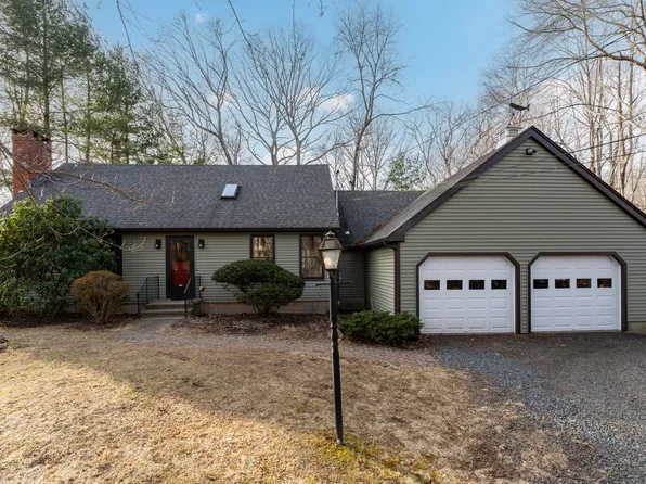 154 Briarwood Drive, Guilford, CT 06437