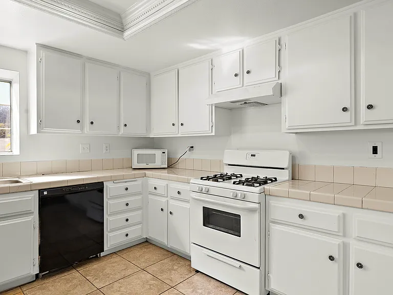 6300 Vonnie Ct — Photo 24