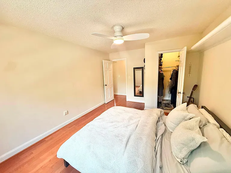 1616 W Abingdon Dr #202 — Photo 10