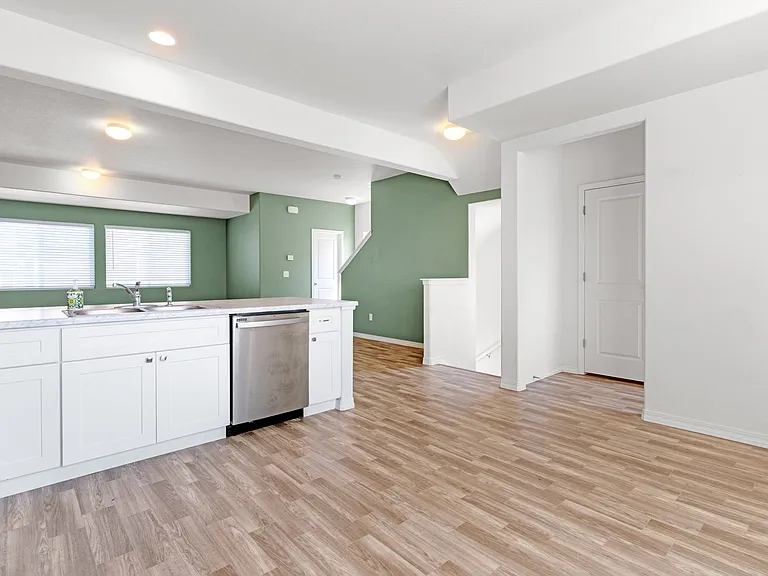 897 Technology Ct — Photo 12