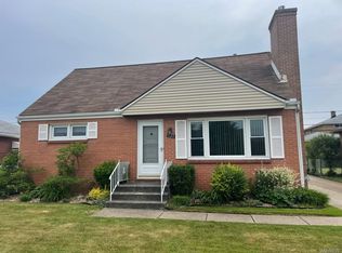 121 Nadine Dr, Cheektowaga, NY 14225