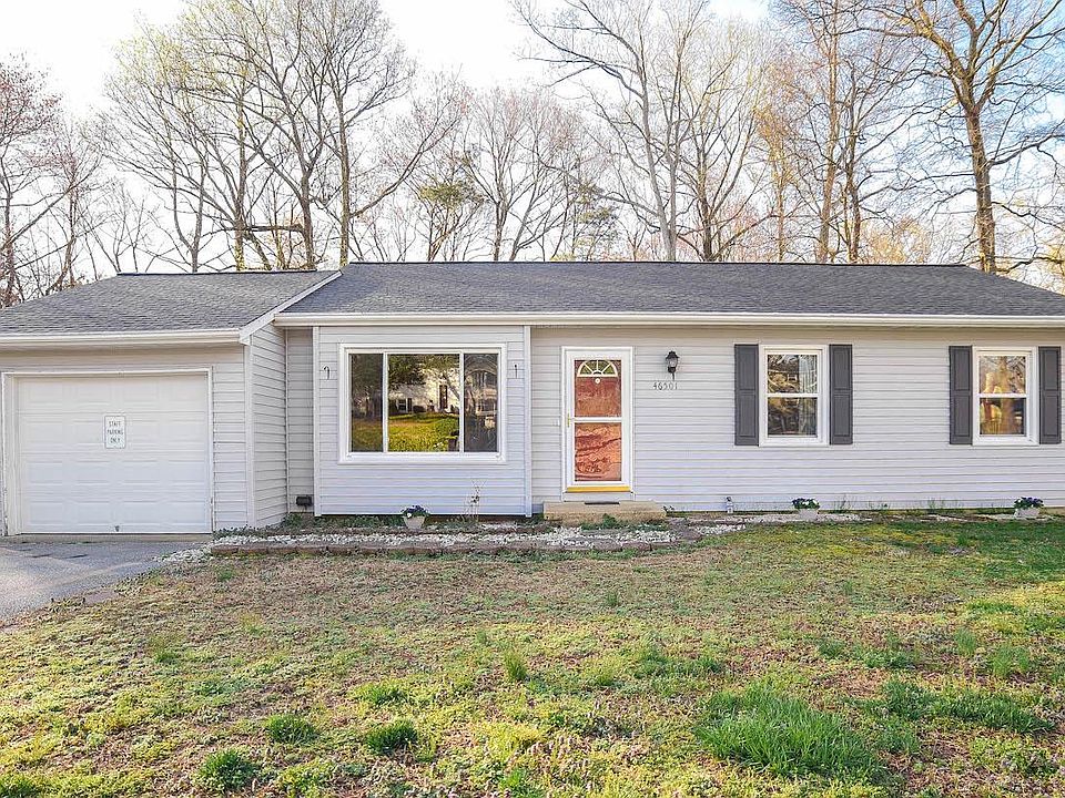 1st image of 46501 Rosewood Dr
